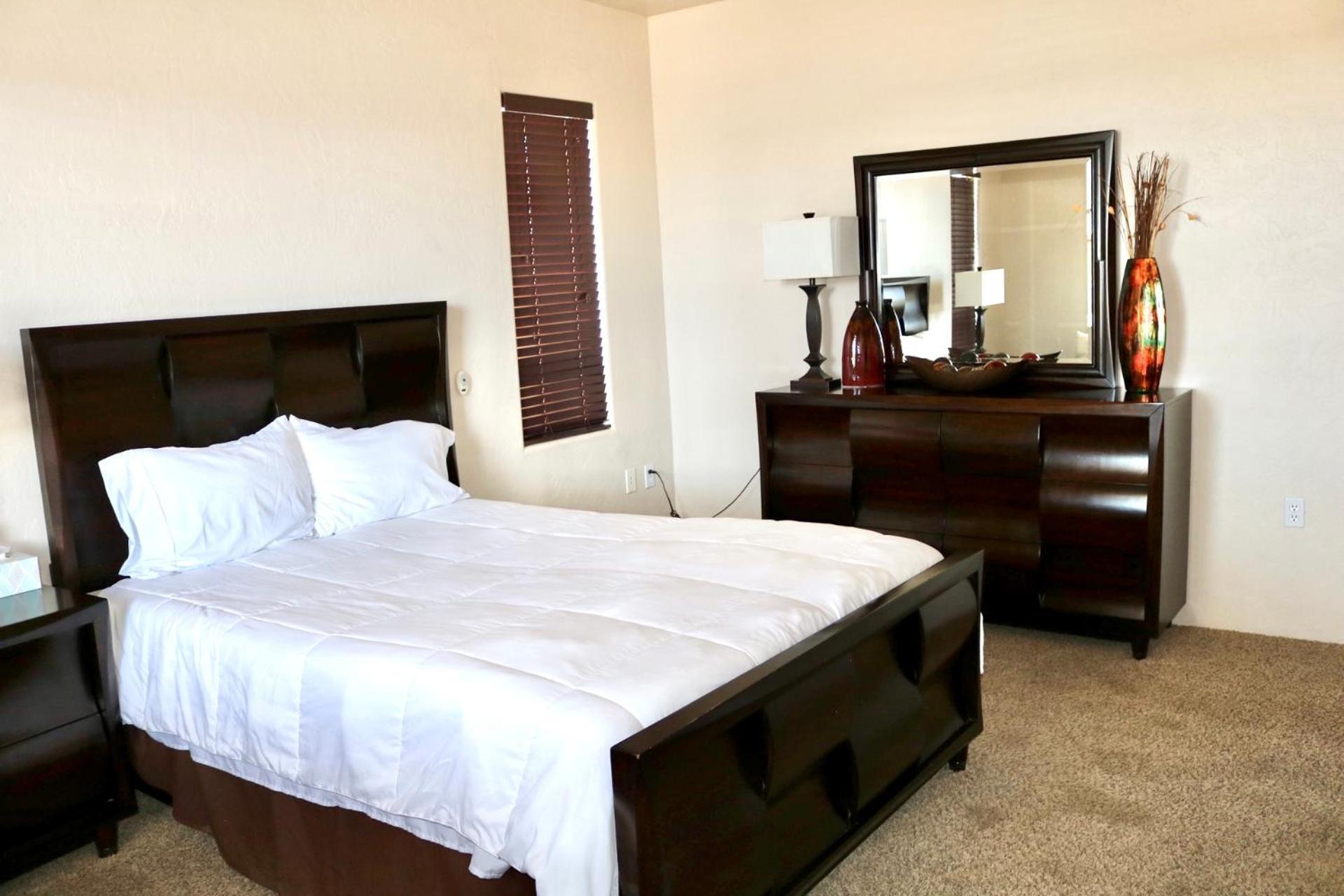 Southwestern Comfort Stay 2B Лас-Крусес Экстерьер фото